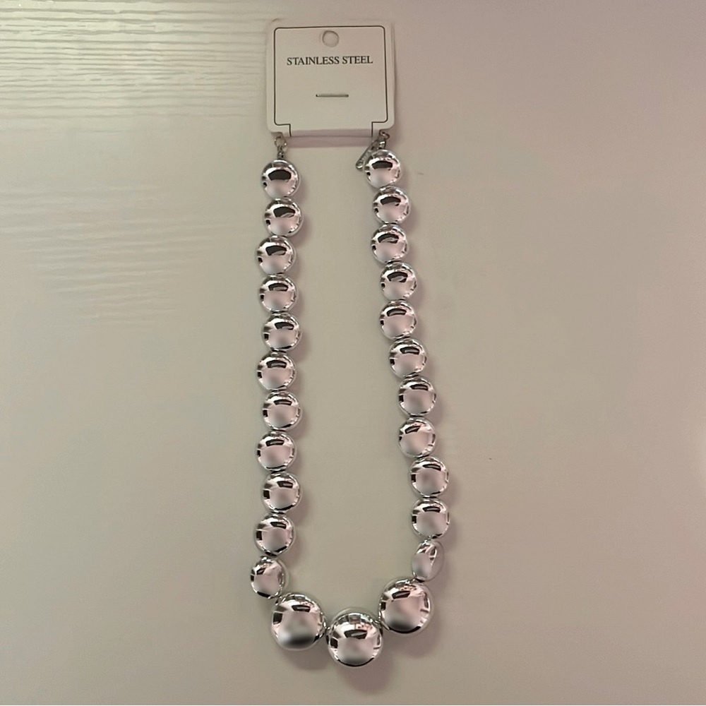 Chunky Silver Beaded Fashion Necklace